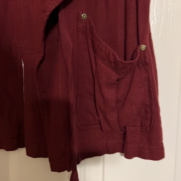 Linen vest - Picture 3 of 6